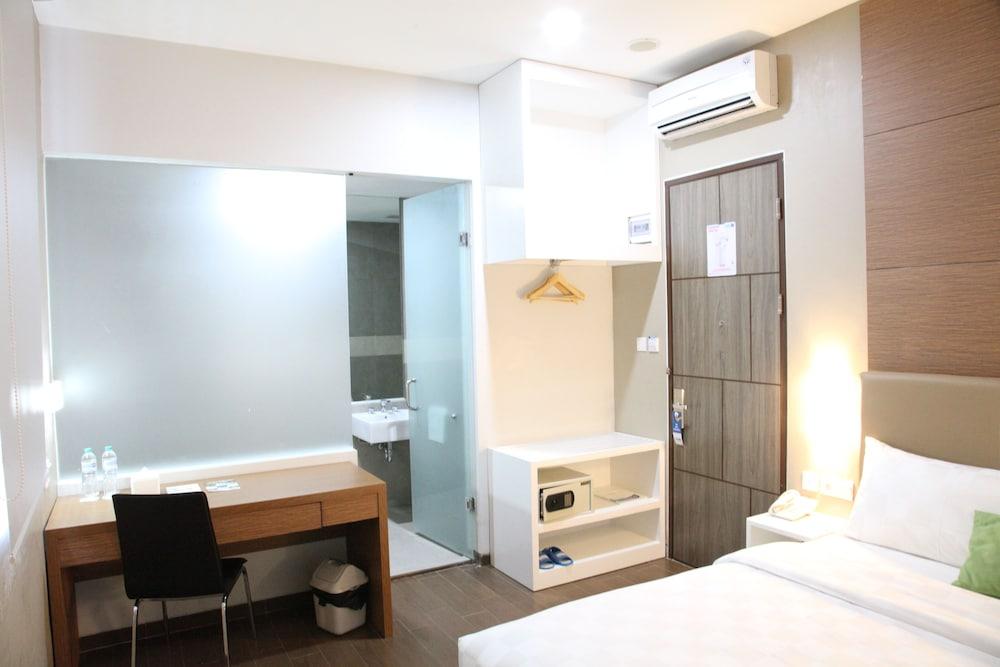 Terraz Tree Hotel Jakarta Exterior foto