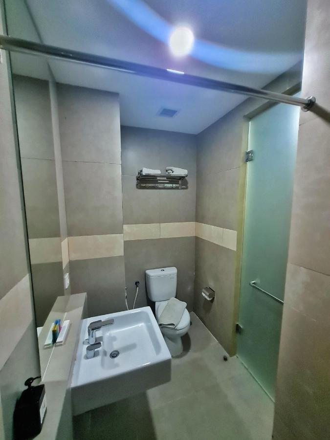 Terraz Tree Hotel Jakarta Exterior foto