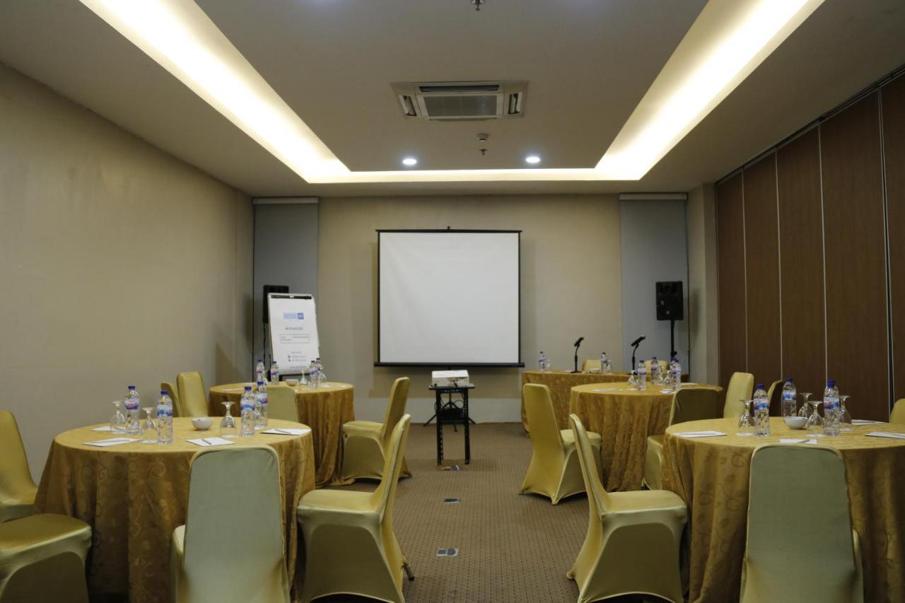 Terraz Tree Hotel Jakarta Exterior foto