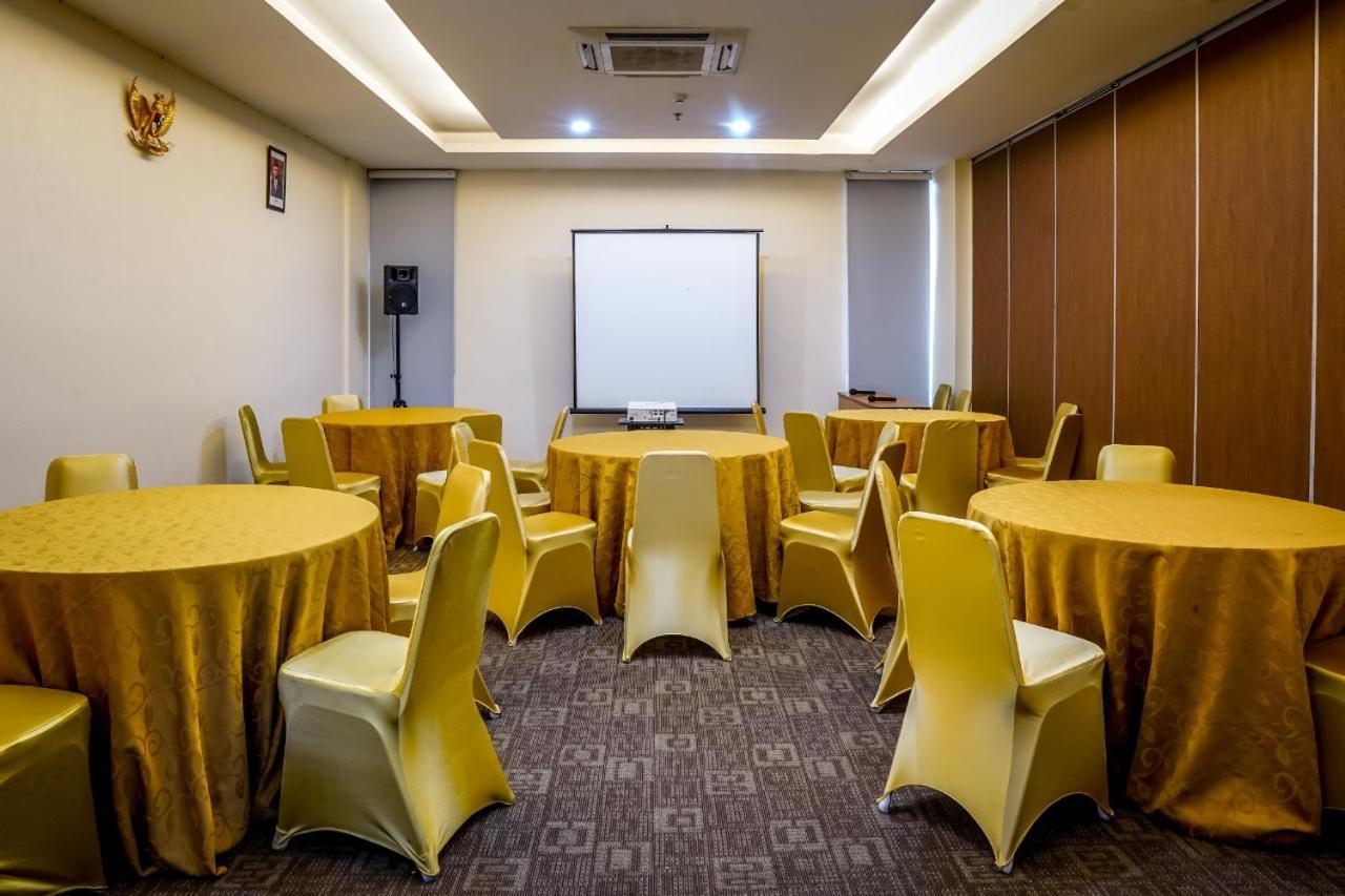 Terraz Tree Hotel Jakarta Exterior foto